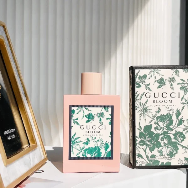 Gucci ml Gucci Bloom Acqua di Fiori Women's Eau de Toilette 50ml