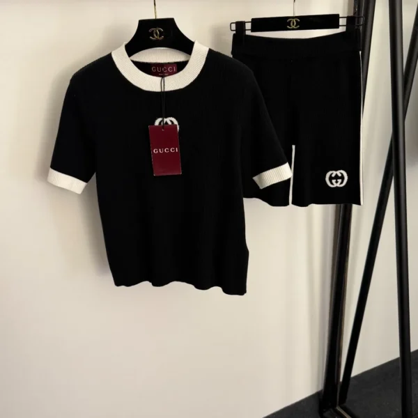 CLGUCCI0055-01 Gucci Embroidered Colorblock T-Shirt and Shorts Set