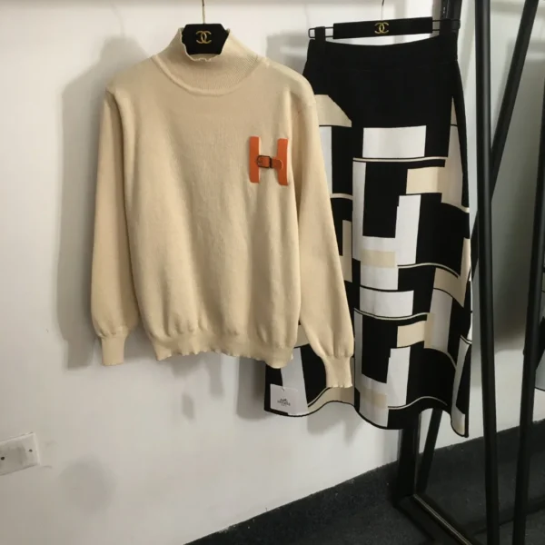 CLHERMES0019-01 Hermes Colorblock Turtleneck High-Waist Two-Piece Set