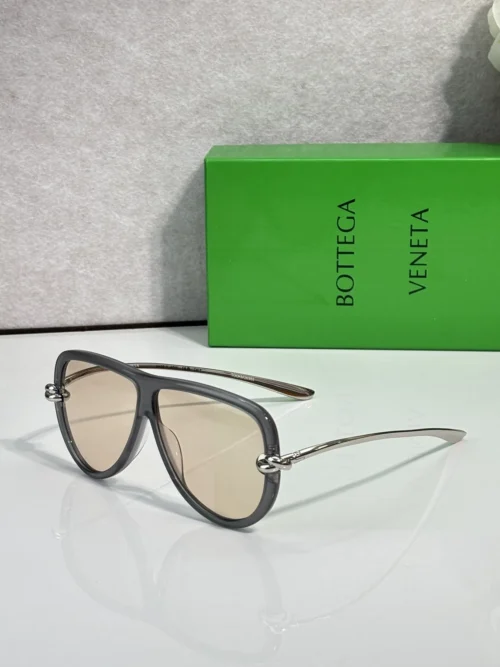 Bottega Veneta BV1513S Eyewear