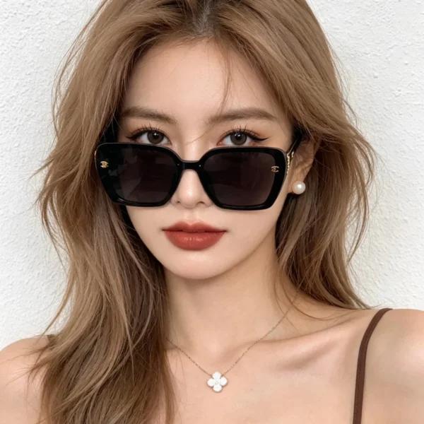 EWCHANEL0009-01 Chanel CH6994 Oversized Pearl-Detail Polarized Sunglasses