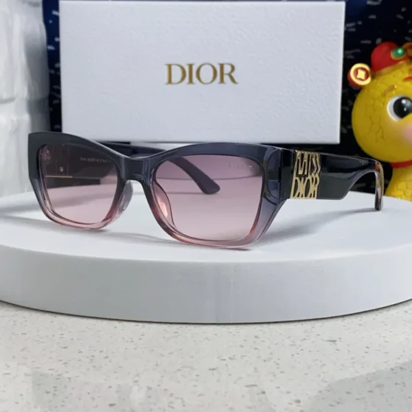 EWDIOR0005-01 Dior Miss Dior S1F Thick-Frame Sunglasses
