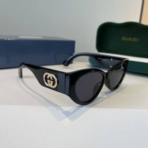 EWGUCCI0038-01 Gucci Cat-Eye Sunglasses