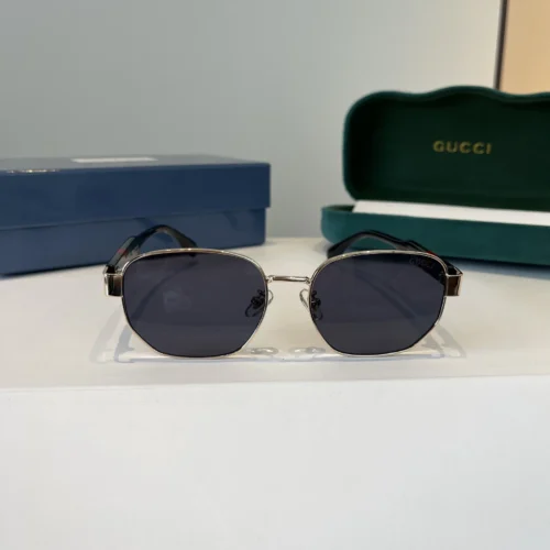 Gucci Oversized Vintage Sunglasses