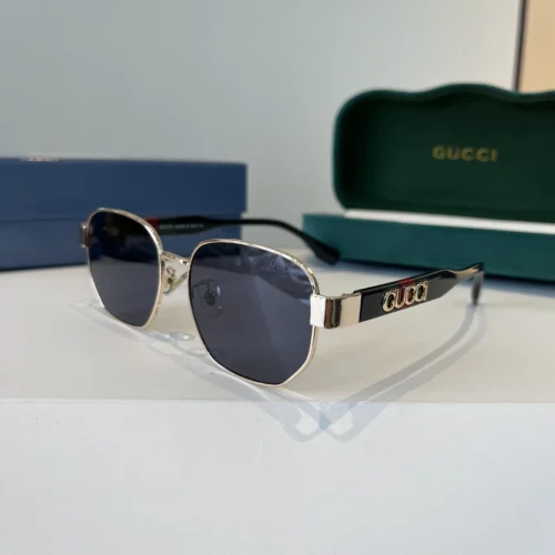 Gucci Oversized Vintage Sunglasses