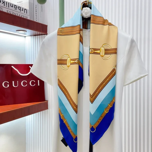 SCGUCCI0012-01 Gucci Silk Double-Sided Square Scarf