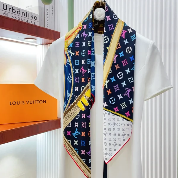 SCLV0010-01 Louis Vuitton Double-Sided Scarf