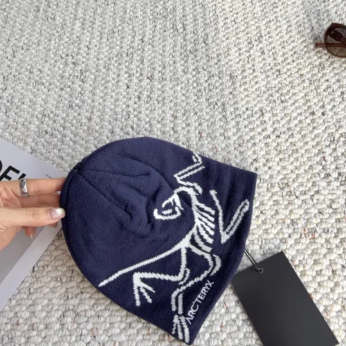 Arc'teryx Skeleton-Motif Jacquard Knitted Beanie with a Fold-Over Cuff - Ref. HTARCTERYX0005