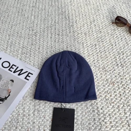 Arc'teryx Skeleton-Motif Jacquard Knitted Beanie with a Fold-Over Cuff - Ref. HTARCTERYX0005