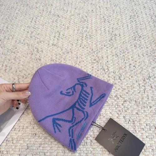 Arc'teryx Skeleton-Motif Jacquard Knitted Beanie with a Fold-Over Cuff - Ref. HTARCTERYX0010