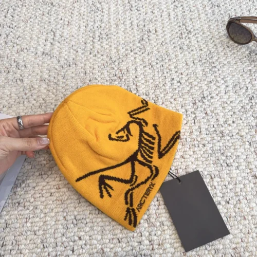 Arc'teryx Skeleton-Motif Jacquard Knitted Beanie with a Fold-Over Cuff - Ref. HTARCTERYX0014