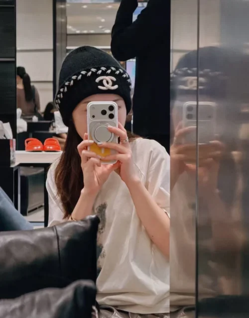 Chanel Knitted Beanie with Decorative Scalloped Edge and Raised CC Logo - Ref. HTCHANEL0012