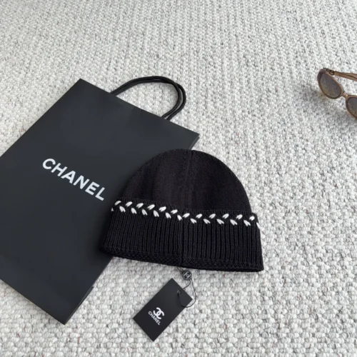 Chanel Knitted Beanie with Decorative Scalloped Edge and Raised CC Logo - Ref. HTCHANEL0015