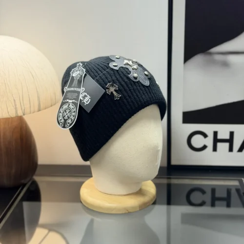 Chrome Hearts Cross-Motif Knitted Beanie for Autumn and Winter