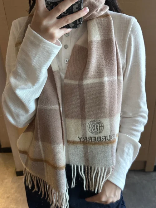 Burberry Men's Soft-Touch Scarf for Autumn and Winter - Ref. SCBURBERRY0009