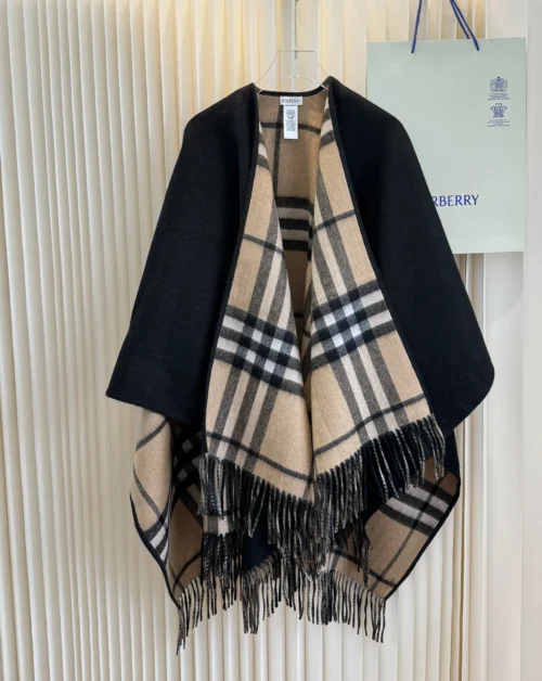 Burberry Reversible Wool Jacquard Cape with TB Check Motifs and Leather Trim - Ref. SCBURBERRY0022