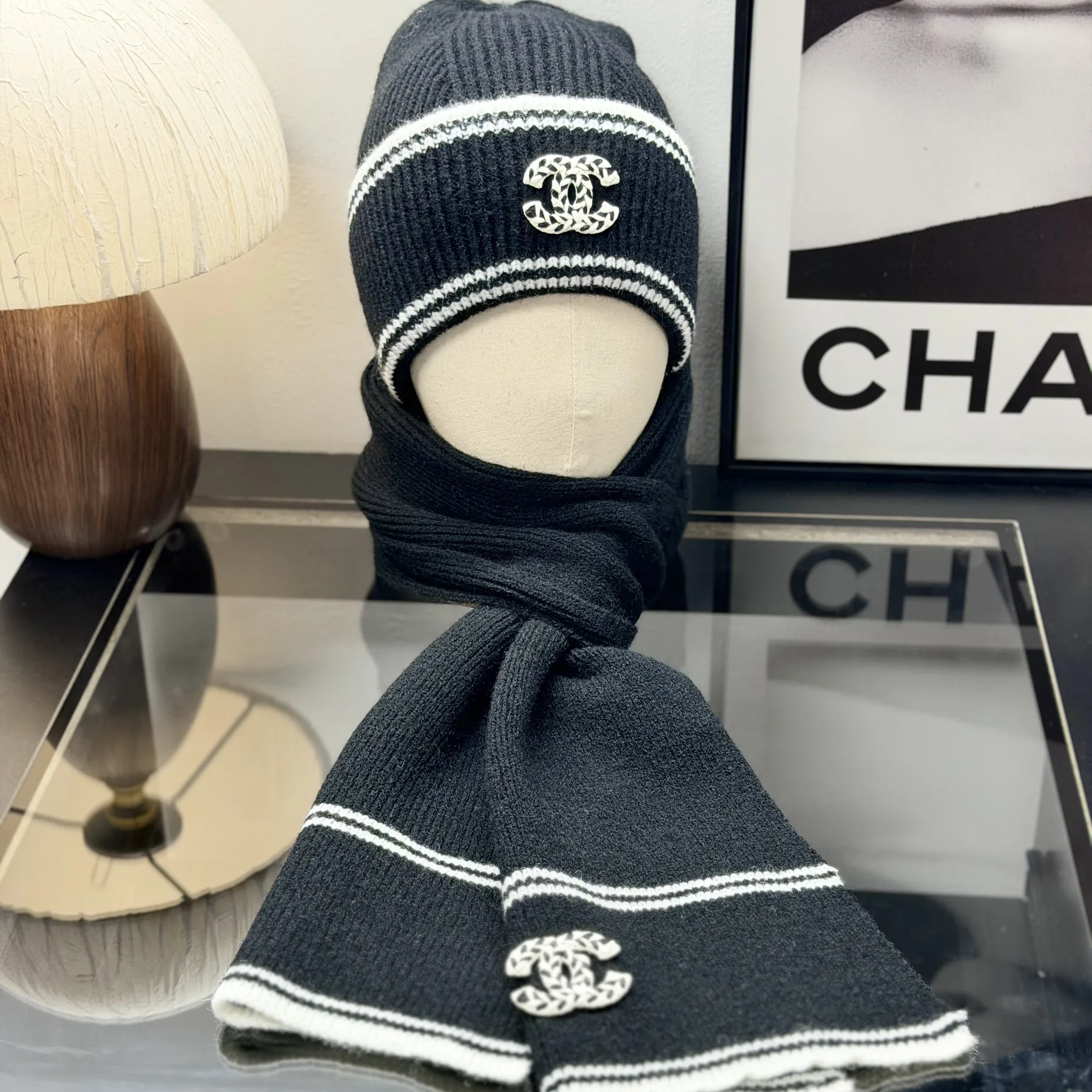 Chanel Soft-Touch Two-Piece Hat and Scarf Set for Winter - Ref. SCCHANEL0011
