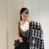 Chanel Soft-Color Knitted Scarf with an Understated Finish - Ref. SCCHANEL0031