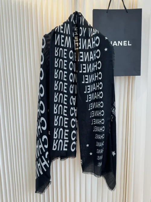 Chanel Fine 300-Count Ring Shawl for Autumn and Winter - Ref. SCCHANEL0032