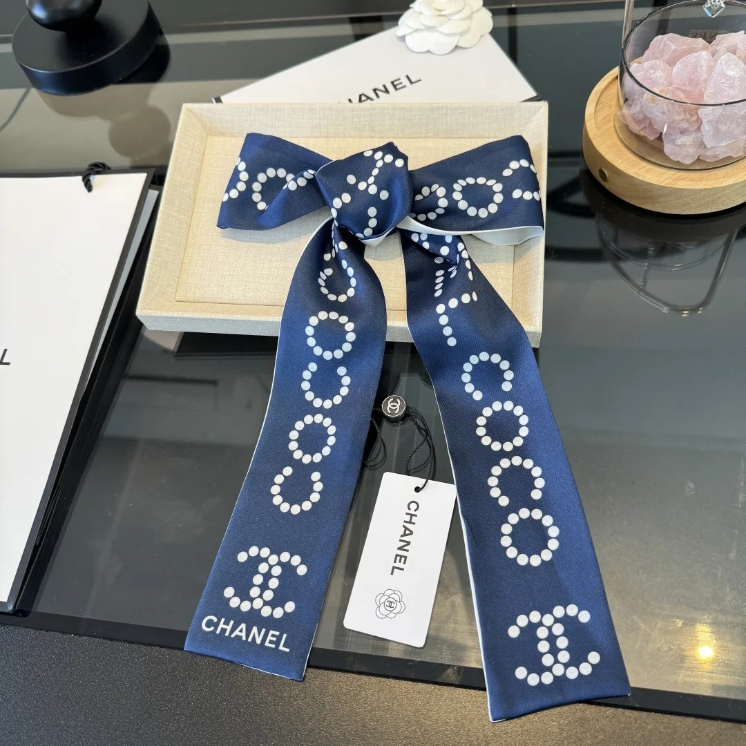 Chanel Reversible Silk Twill Ribbon Scarf for Hair, Handbags and Wrist Styling - 6 x 120 - Ref. SCCHANEL0041
