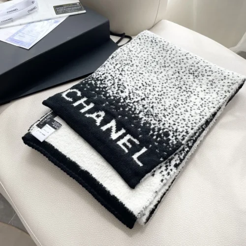 Chanel Reversible Cashmere Knitted Scarf with a Soft Finish - 35 x 200 cm