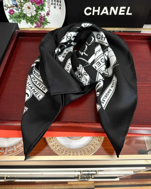Chanel Scarf with a Combination of Graphic CC Logo Motifs - Ref. SCCHANEL0051