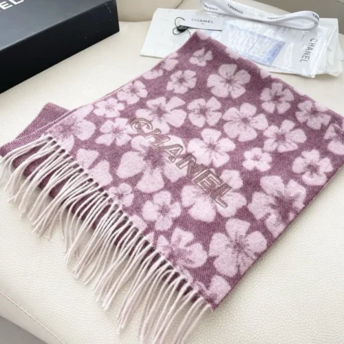 Chanel 100% Cashmere Scarf in Black and Cream Tones - 35 x 180 - Ref. SCCHANEL0052
