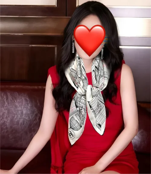 Chanel Scarf with a Combination of Graphic CC Logo Motifs - Ref. SCCHANEL0067