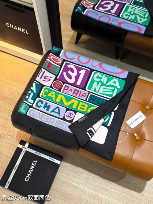 Chanel Reversible 18-Momme Silk Twill Square Scarf - 90 x 90 cm - SCC2503