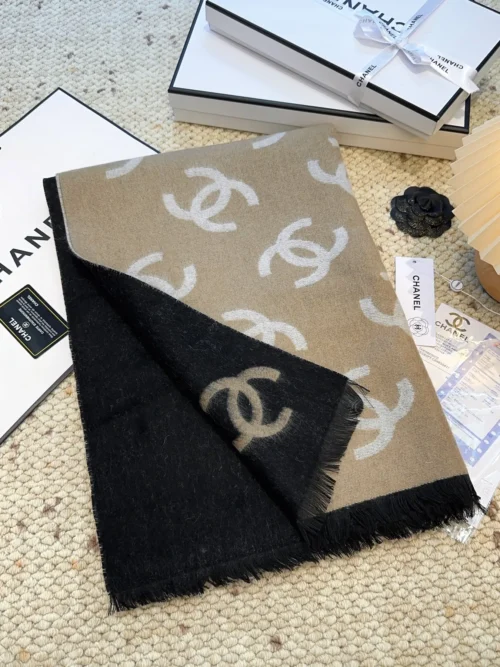 Chanel 25B Reversible Cashmere Shawl with CC Jacquard in Milk-Tea Beige and Black - Ref. SCCHANEL0149