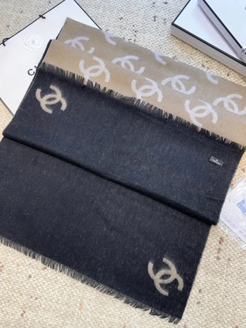 Chanel 25B Reversible Cashmere Shawl with CC Jacquard in Milk-Tea Beige and Black - Ref. SCCHANEL0149