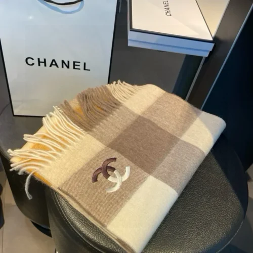 Chanel 100% Cashmere Small Scarf with a Ripple-Textured Finish - Ref. SCCHANEL0193