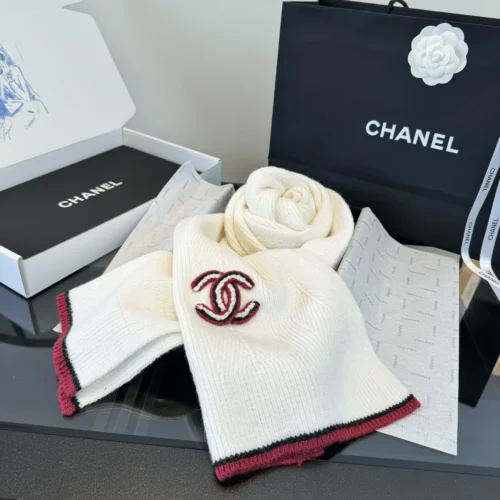 Chanel Pure Cashmere Shawl with Embroidered Detailing - Ref. SCCHANEL0210