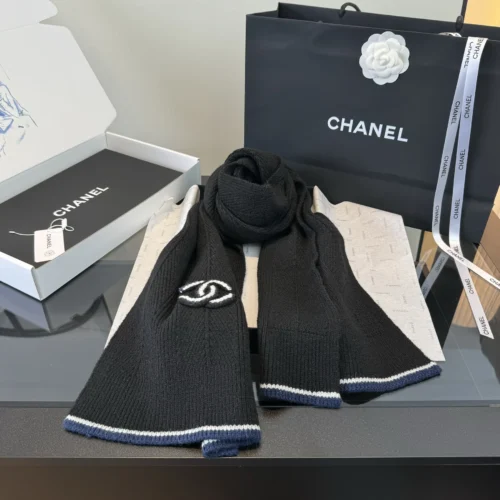Chanel Pure Cashmere Shawl with Embroidered Detailing - Ref. SCCHANEL0211