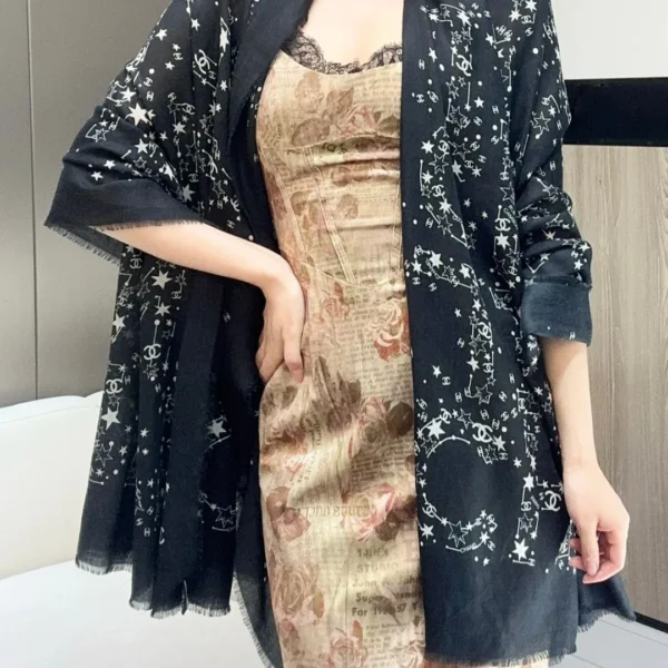SCCHANEL0242-01 Chanel Fine 300-Count Ring Shawl for Autumn and Winter - Ref. SCCHANEL0242