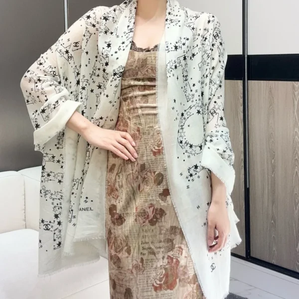 SCCHANEL0243-01 Chanel Fine 300-Count Ring Shawl for Autumn and Winter - Ref. SCCHANEL0243