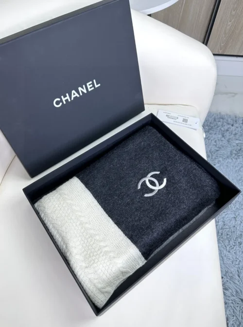 Chanel Cashmere Cable-Knit Scarf and Shoulder Wrap - Ref. SCCHANEL0245