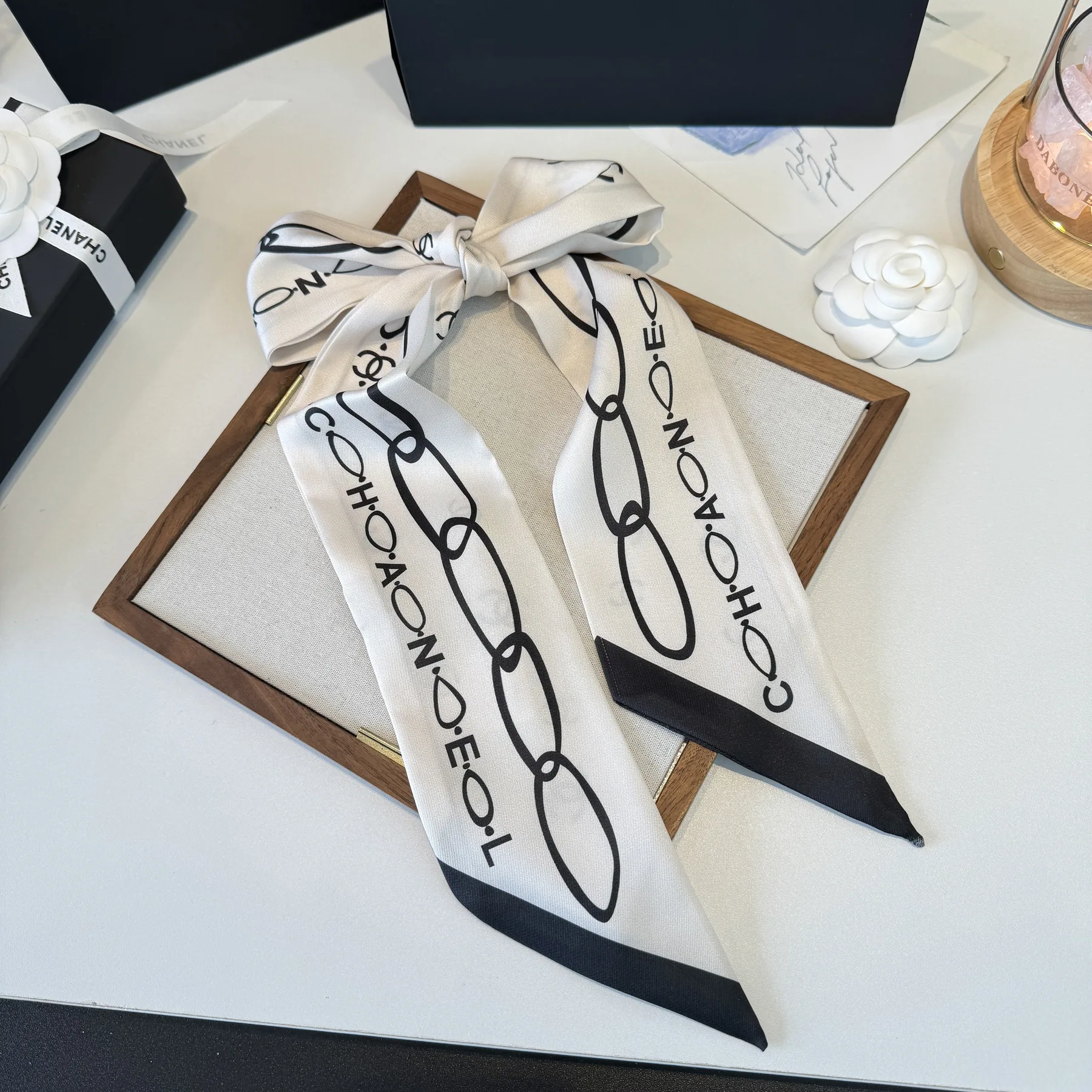 Chanel Twilly-Style Narrow Scarf for Versatile Accessory Styling - Ref. SCCHANEL0261