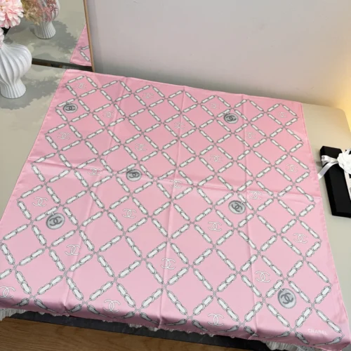 Chanel Silk Square Scarf with Diamond-Chain and CC Logo Motifs - Ref. SCCHANEL0275