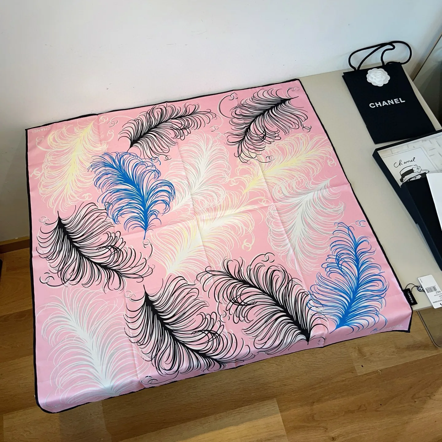 Chanel 100% Silk Feather-Motif Square Scarf - 90 x 90 cm - Ref. SCCHANEL0296