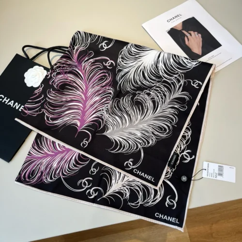 Chanel 100% Silk Feather-Motif Square Scarf - 90 x 90 cm - Ref. SCCHANEL0297