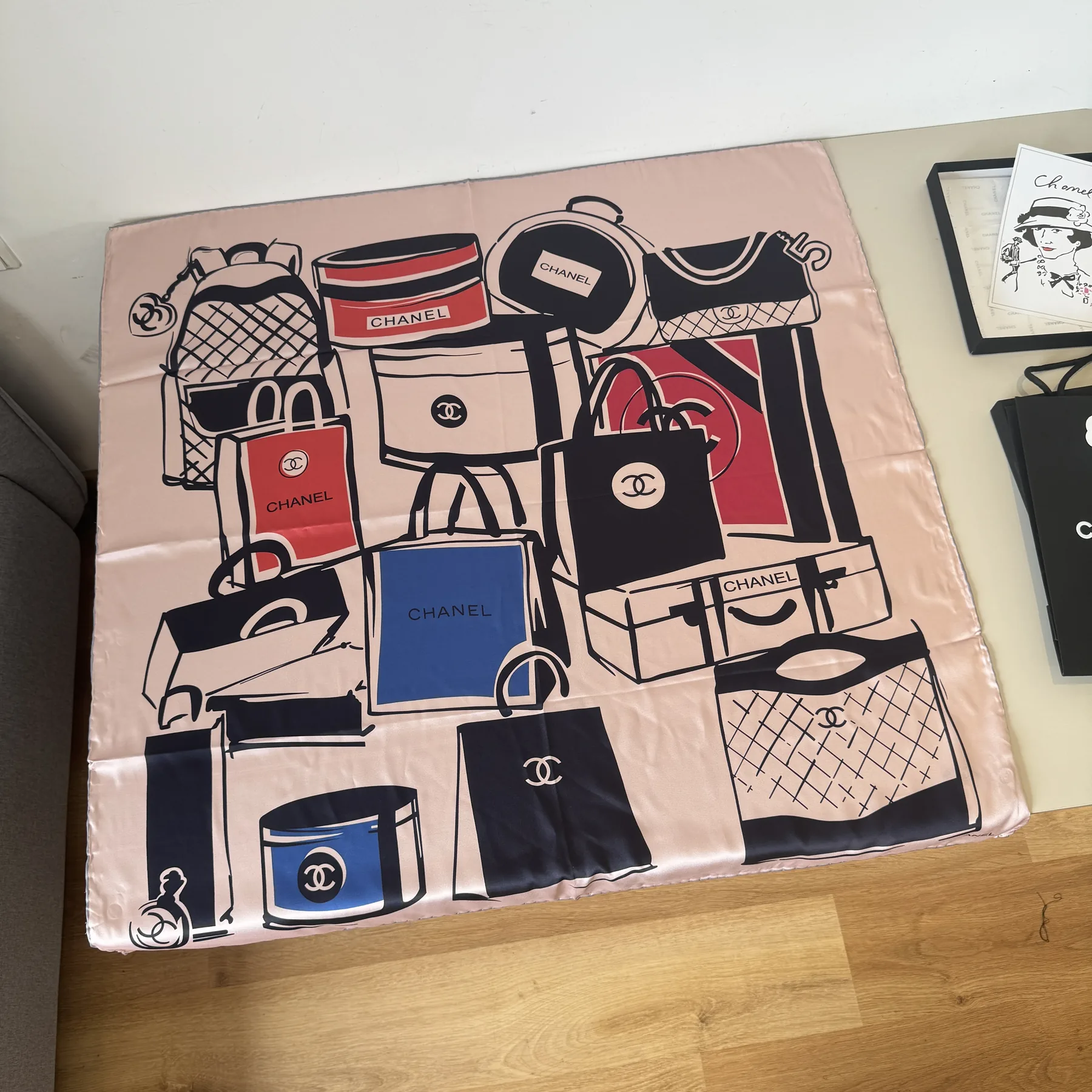 Chanel 100% Silk Handbag-Motif Square Scarf - 90 x 90 cm