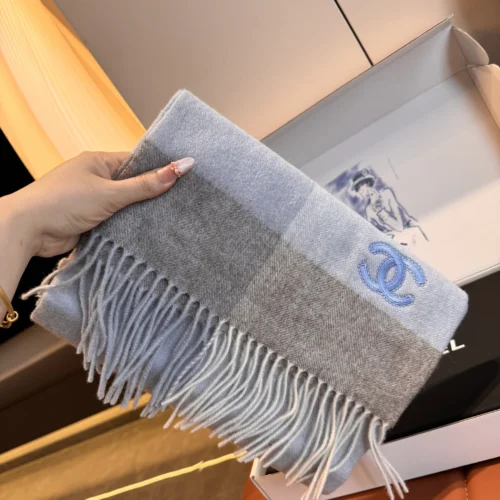 Chanel 100% Cashmere Small Scarf with a Ripple-Textured Finish - Ref. SCCHANEL0305