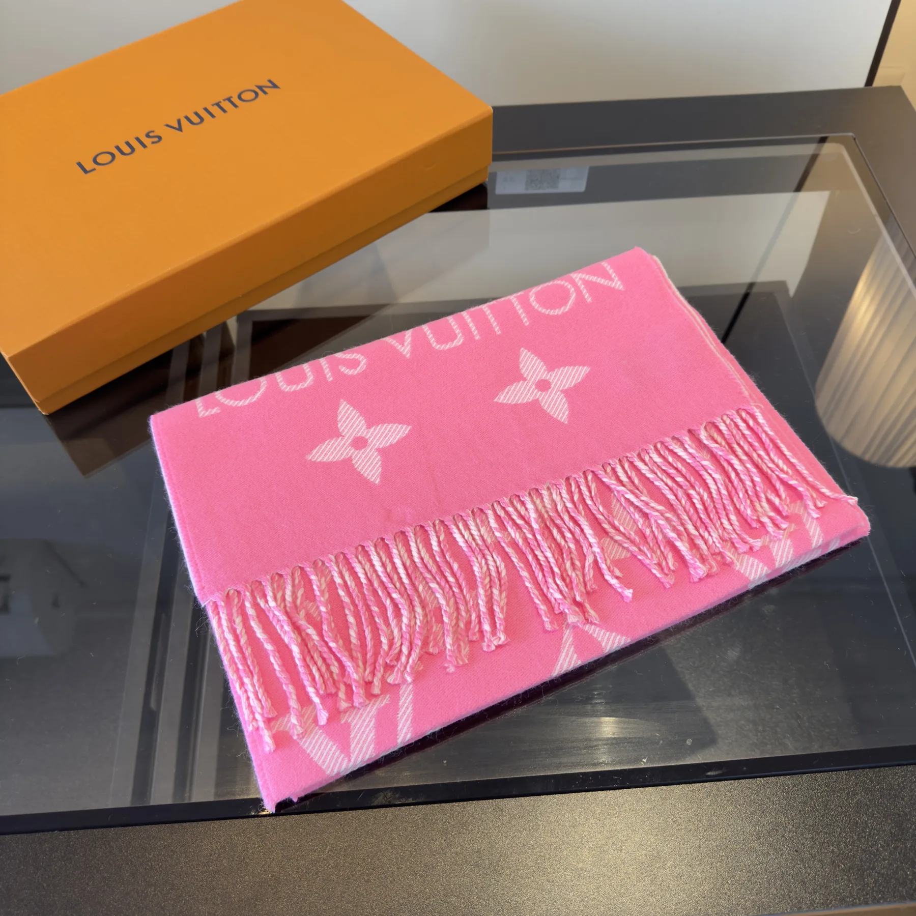 SCCOACH0004-01 Louis Vuitton Reversible 100% Wool Monogram Scarf - 180 x 30 cm - Ref. SCCOACH0004
