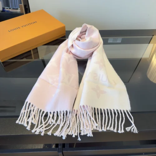 Louis Vuitton Reversible 100% Wool Monogram Scarf - 180 x 30 cm - Ref. SCCOACH0007