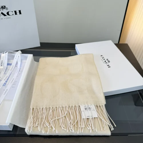 Coach Signature Monogram 97% Wool 3% Cashmere Shawl - 48 x 193 cm - Ref. SCCOACH0012