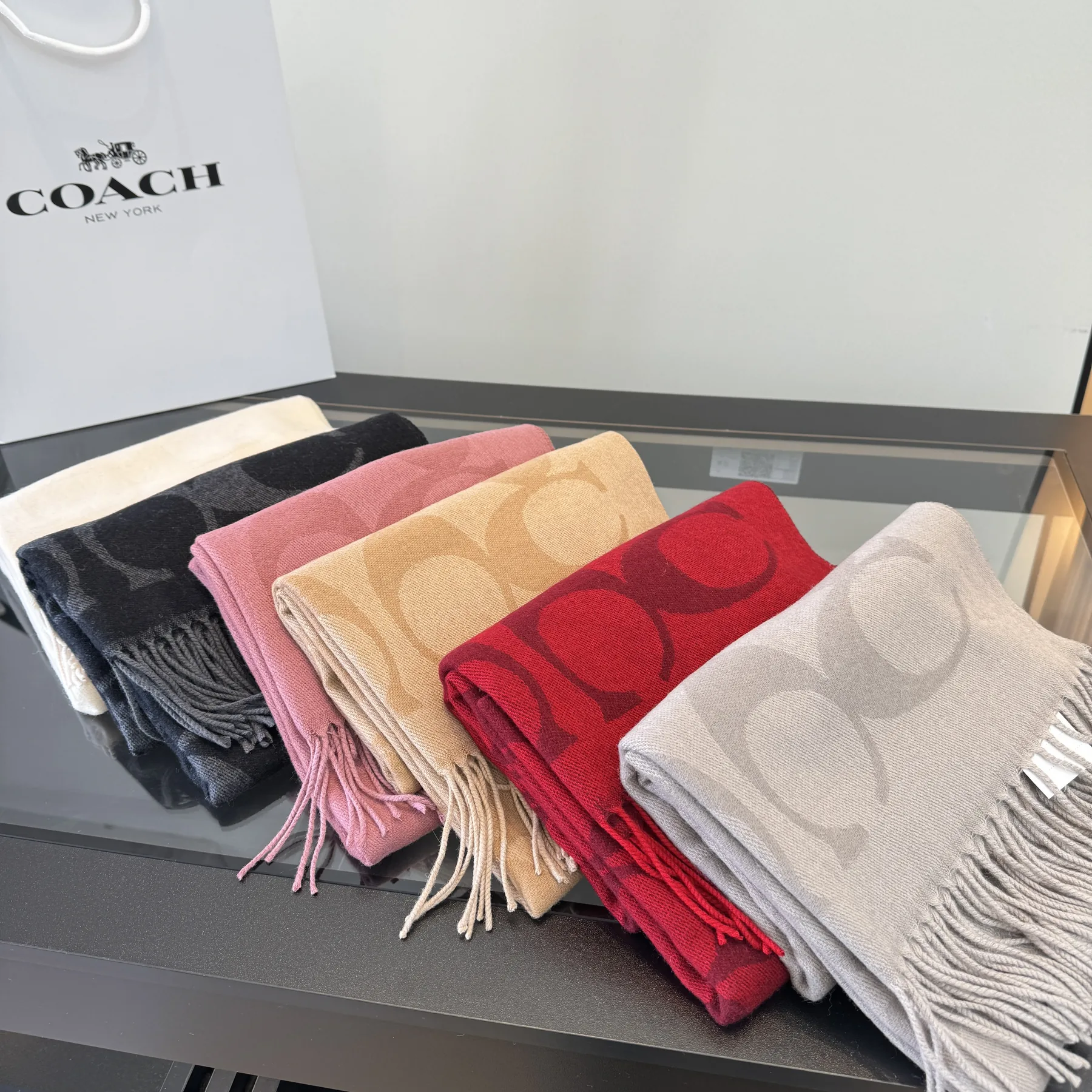 SCCOACH0016-01 Coach Signature Monogram 97% Wool 3% Cashmere Shawl - 48 x 193 cm - Ref. SCCOACH0016