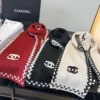 Coach Solid-Color Knitted Scarf with a Soft-Touch Finish - Ref. SCCOACH0018