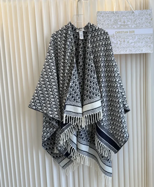 Dior Heavyweight 100% Wool Cape with Monogram Lettering - Ref. SCDIOR0011