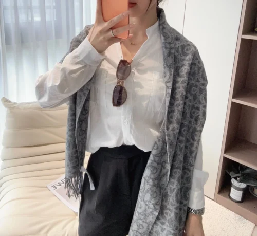 Dior Double-Yarn High-Density Woven Scarf with a Soft Finish - Ref. SCDIOR0021